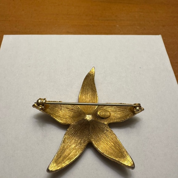 Vintage Bellini starfish brooch with black stones - Picture 4 of 7